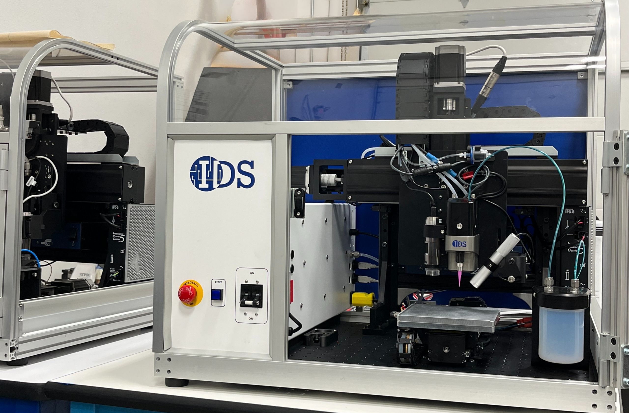 Picture of the NanoJet Gen2 Desktop in the lab